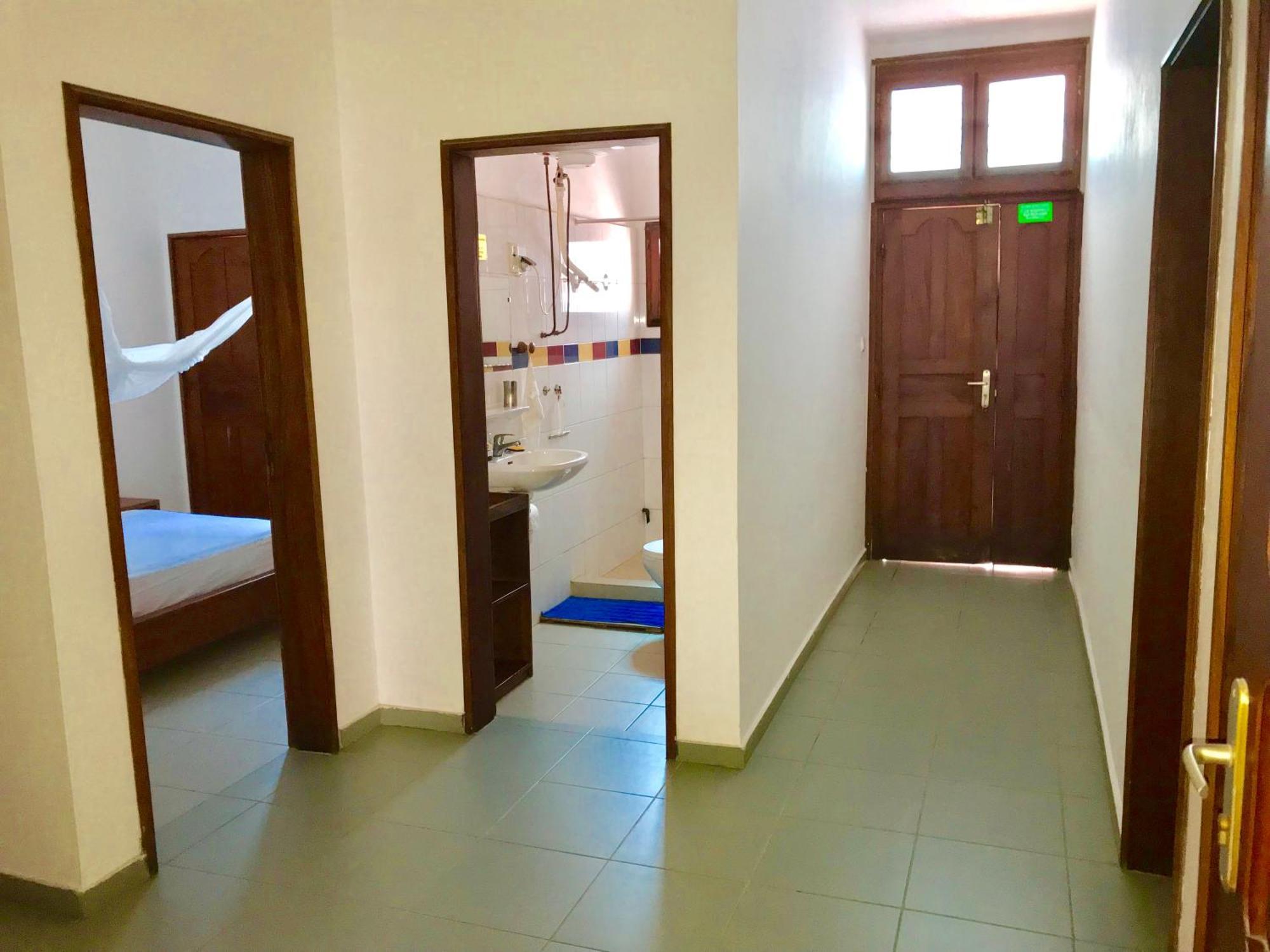 Dodoo Lodge Котону Номер фото